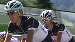 Frank et Andy Schleck pendant la dix-septime tape du Tour de France 2011
